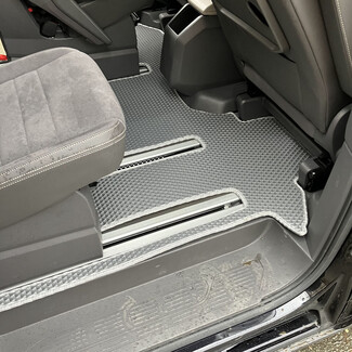 Ворсовые коврики на Volkswagen Multivan (T7) 2021&nbsp;-&nbsp;2026 в Курске