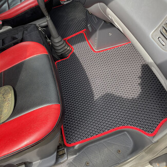 Ворсовые коврики на Mitsubishi Space Gear 1994 - 2007 в Курске Ворсовые коврики на Mitsubishi Space Gear 1994 - 2007 в Курске